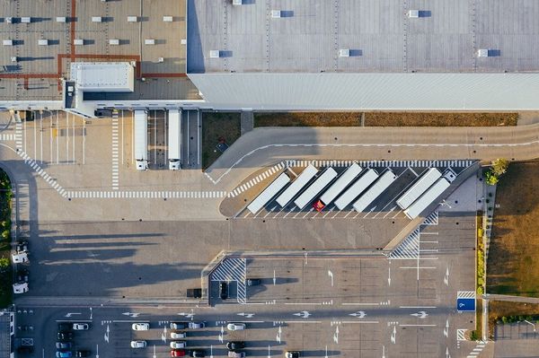 Centra logistyczne - jak sortuje się nasze paczki?